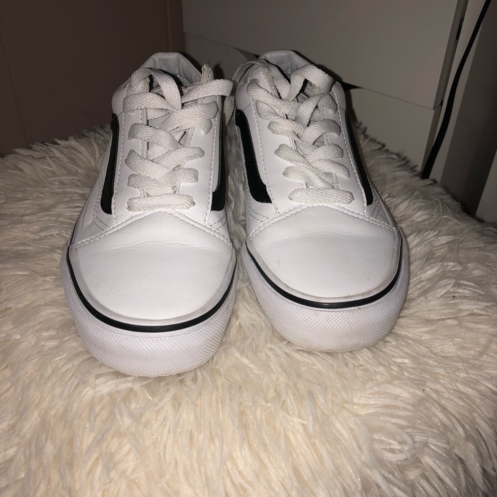 Leather old skool white and black vans